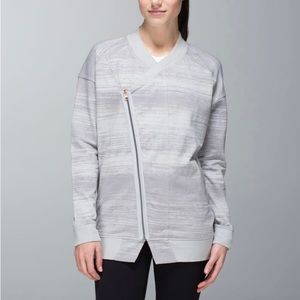 Lululemon Mula Bundle Wrap